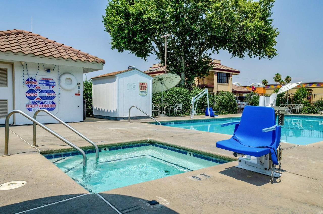 Motel 6 Oakdale, Ca Ngoại thất bức ảnh